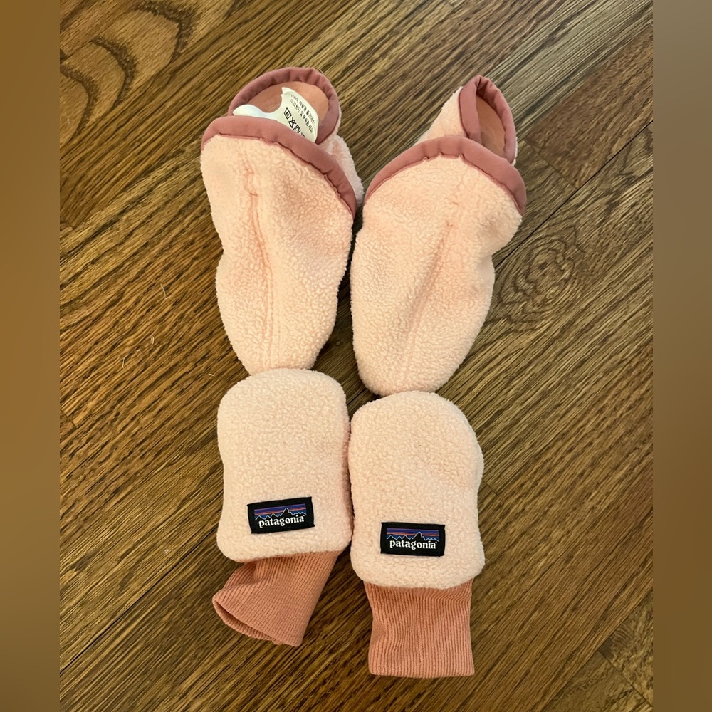 Patagonia infant baby sherpa fleece mittens and booties bundle size 0-3 months